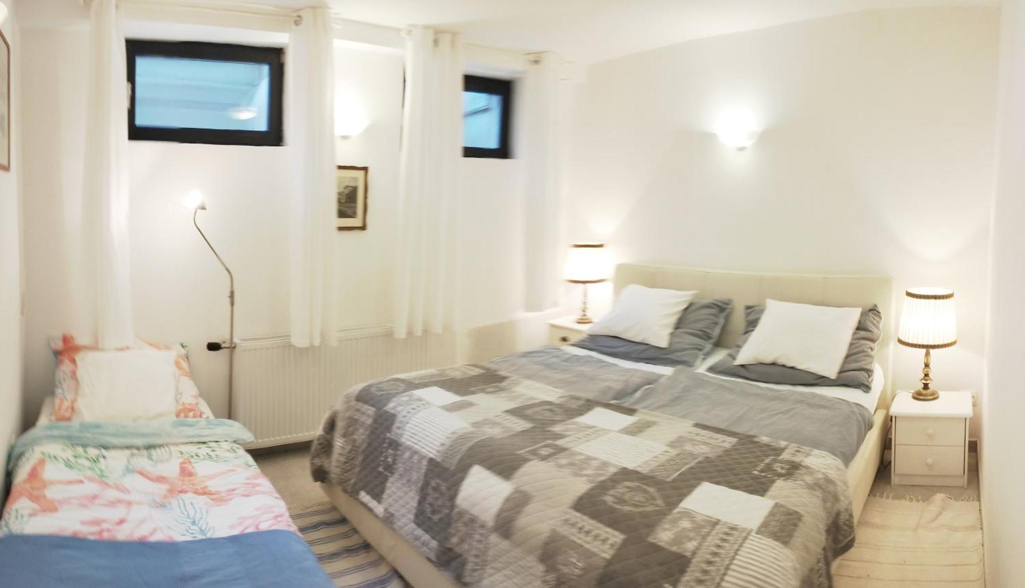 B&B Family Basement Apartment, Breakfast, Free Parking, 5Km From Tulln Chorherrn ภายนอก รูปภาพ